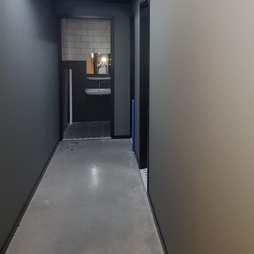 Renovlies in grijstint
